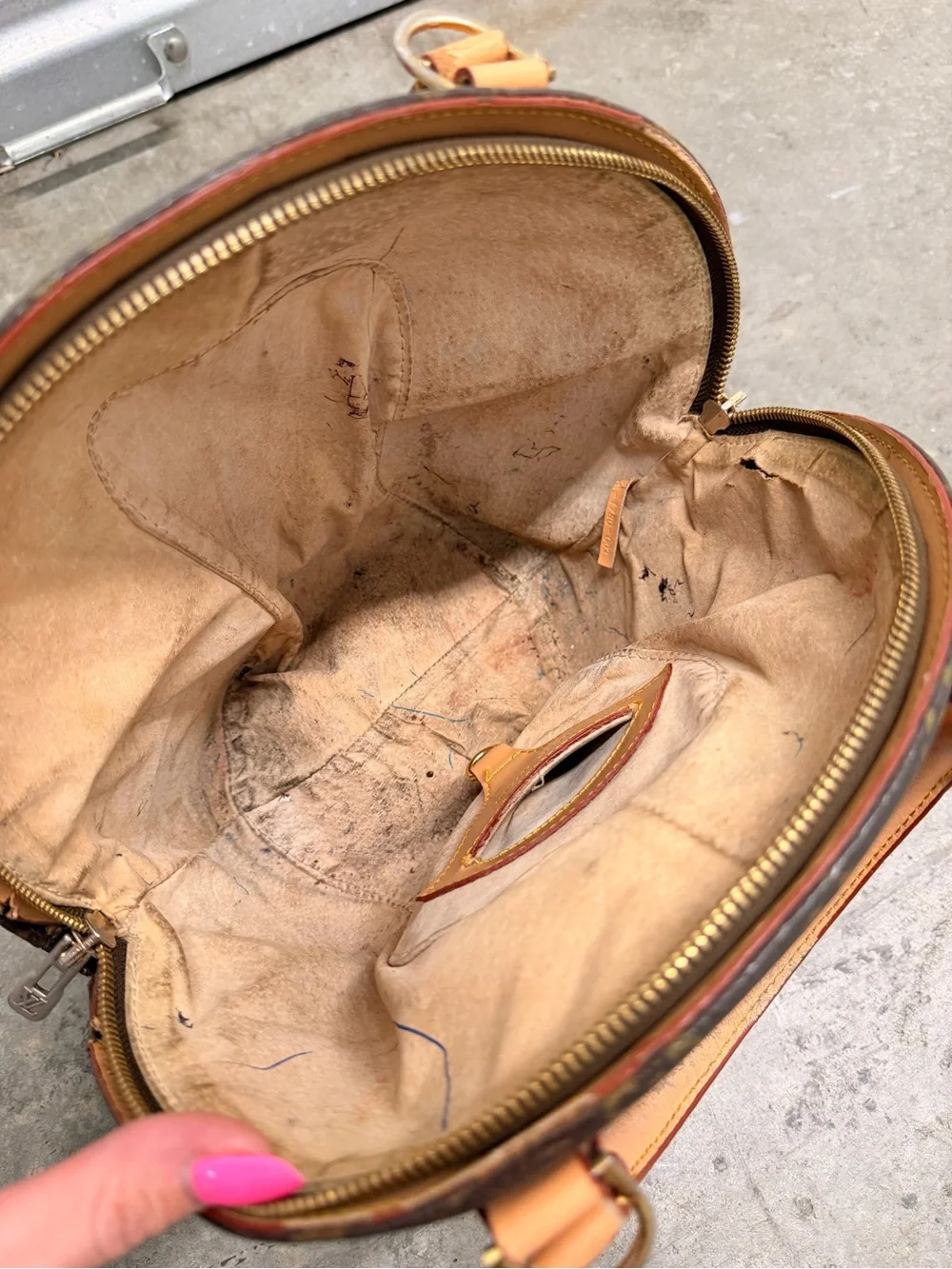 Louis Vuitton Brown Monogram Dome Satchel with Natural Vachetta Trim - Picture 4 of 5
